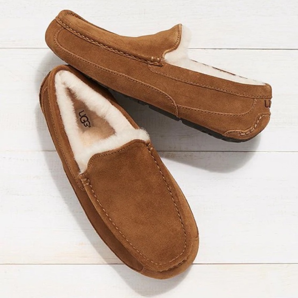Ugg Ascot Mens Slipper Size 8 (Chestnut color)